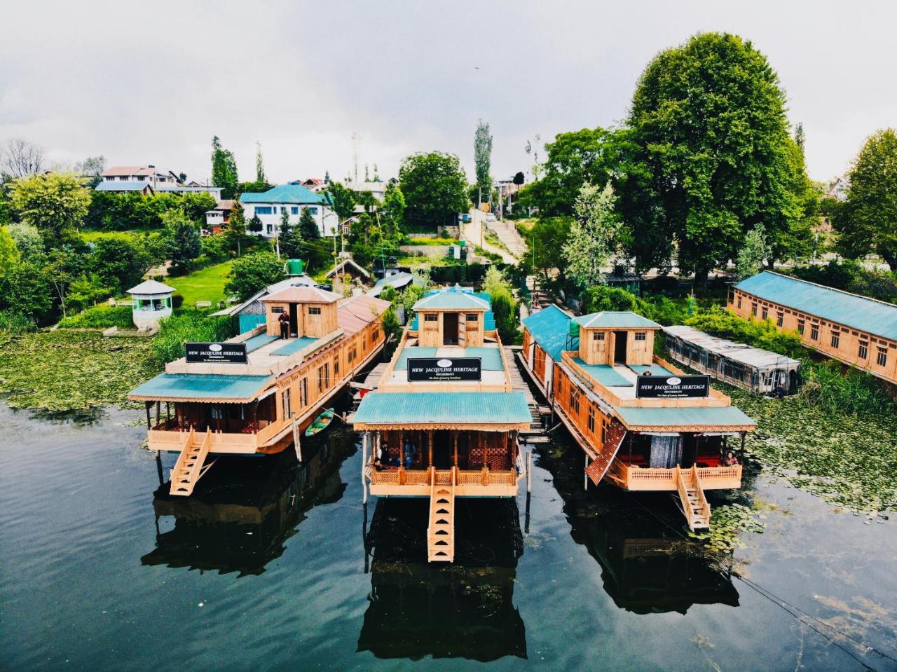 New Jacquline Heritage Houseboats Srīnagar Exterior foto